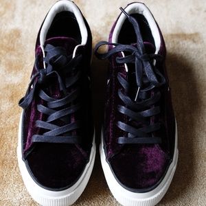 Converse One Star Velvet Platform Low Top